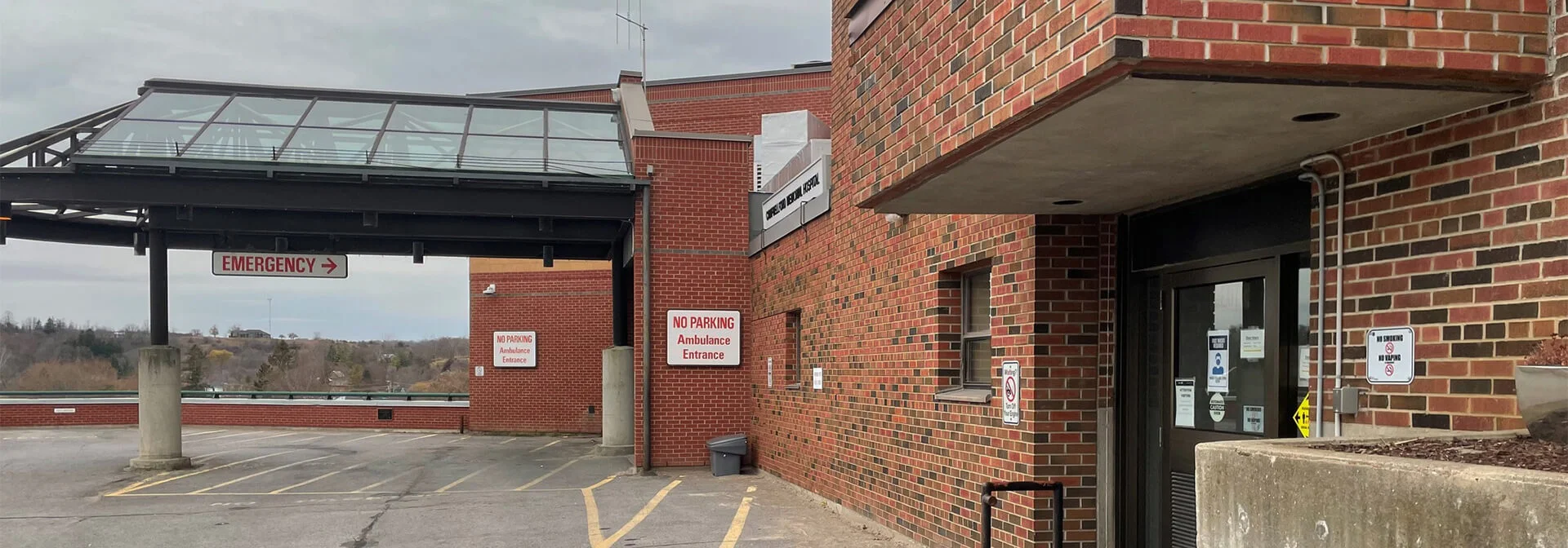 cmh-photo-emergency-entrance.webp